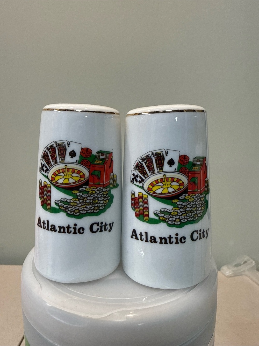 Atlantic City Salt n Pepper Shakers Pic of Cards, Dice, Chips on Front